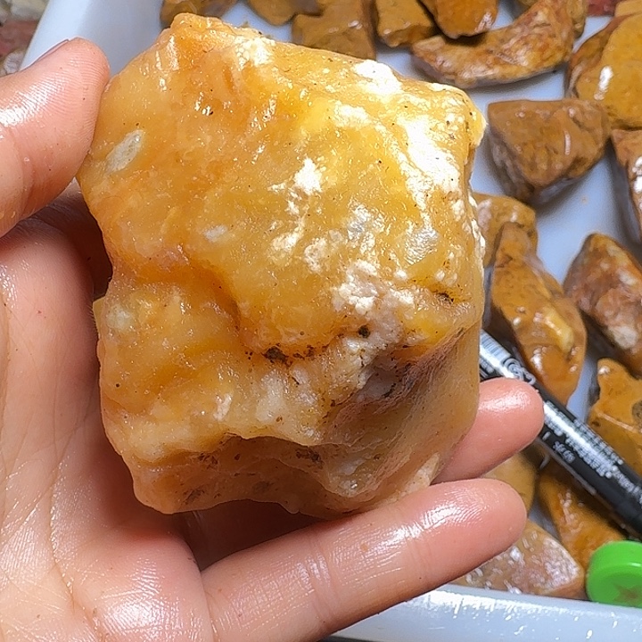 锦***澄寿山石寿山石的颜色