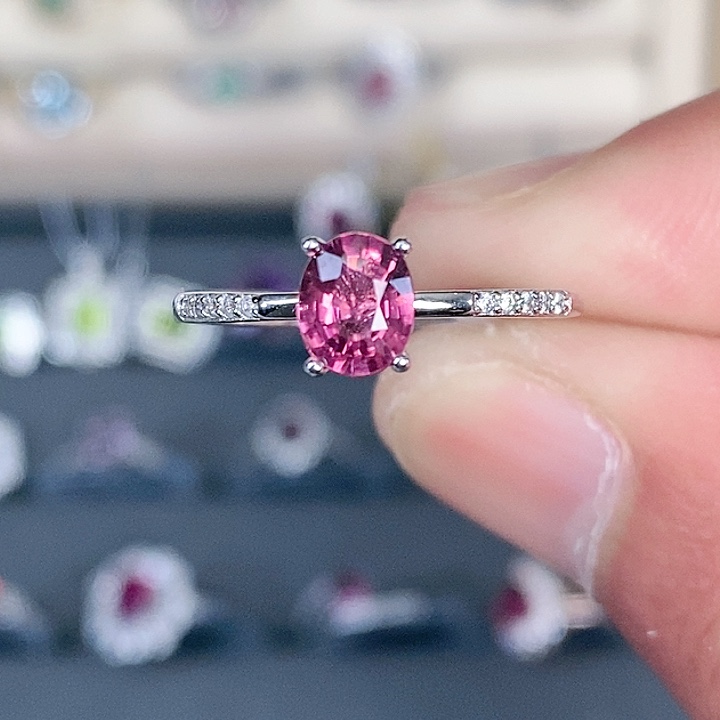 碧玺戒指银S925镶嵌卢比来