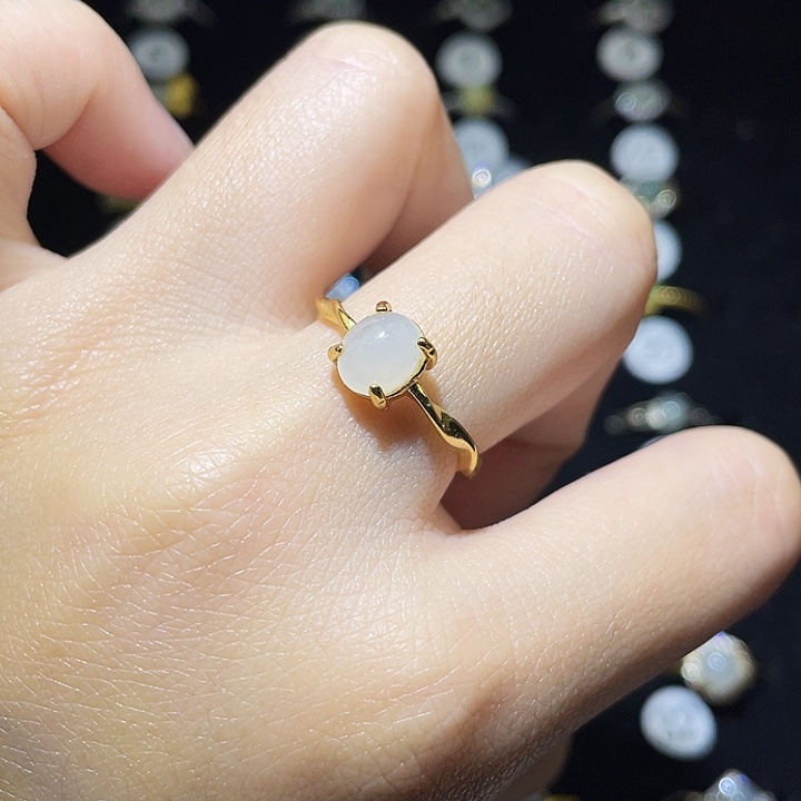 翡翠未镶嵌戒指戒指