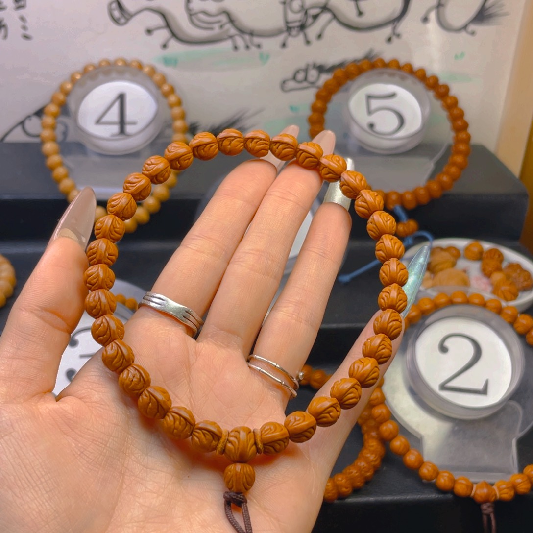 人***态桃核吊坠0.8888888888855