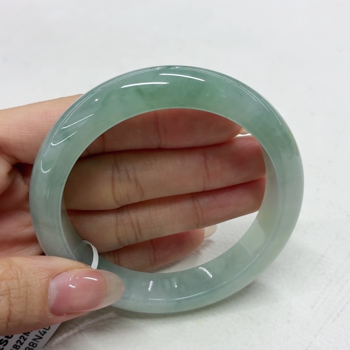 翡翠未镶嵌手镯58蓝底飘蓝花 半山水