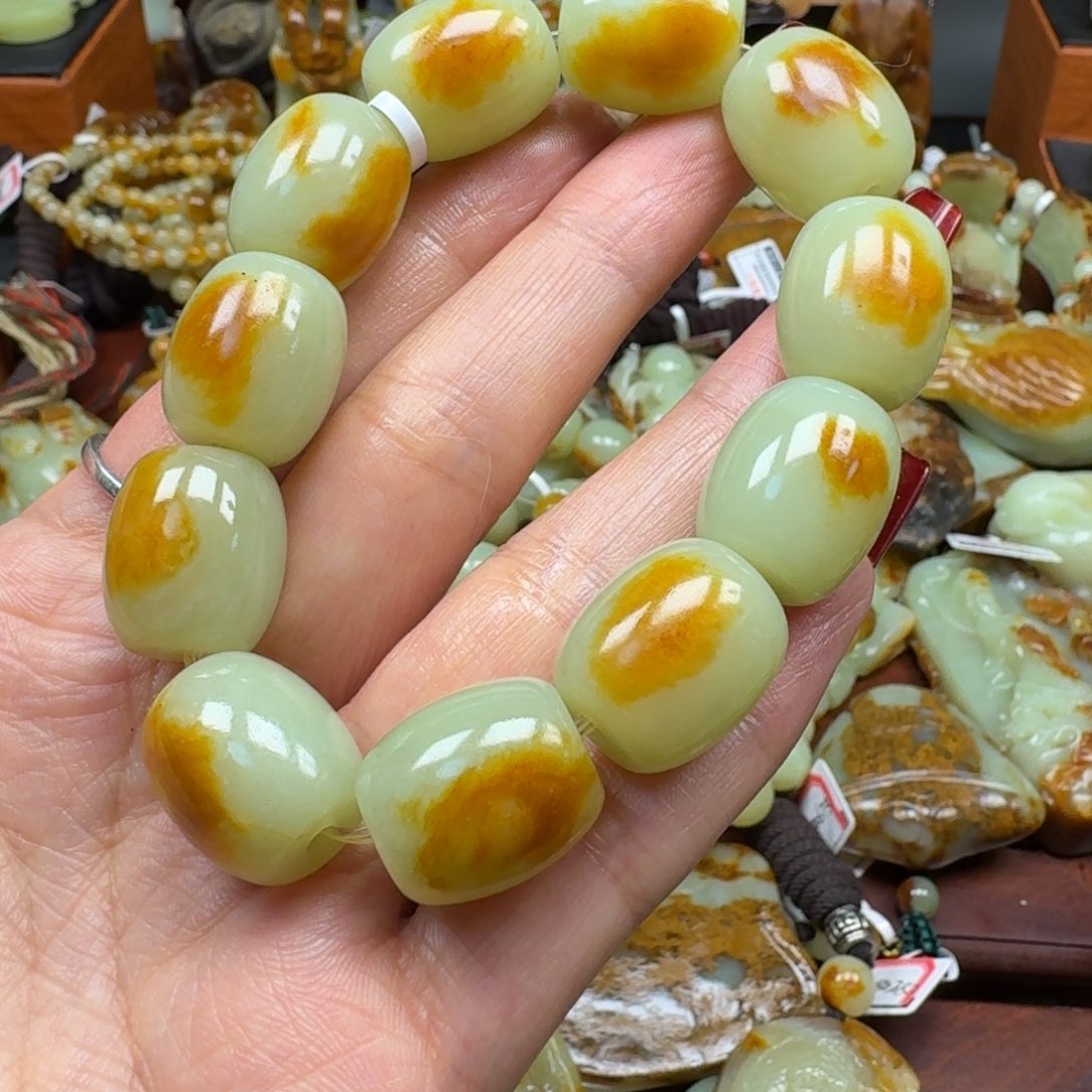 岫岩河磨玉（透闪石质玉）未镶嵌手链