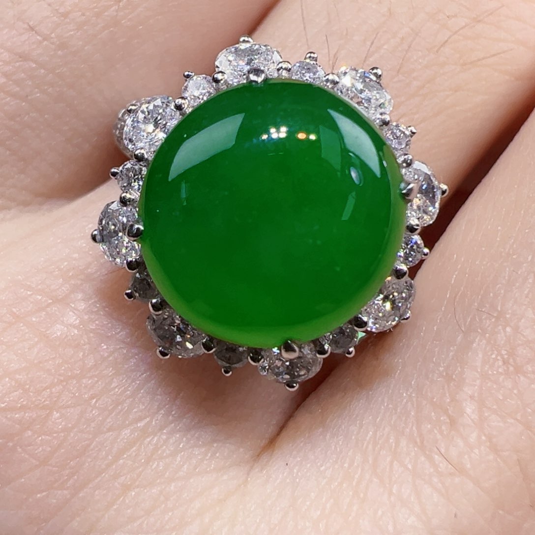 翡翠戒指18K金镶嵌戒指