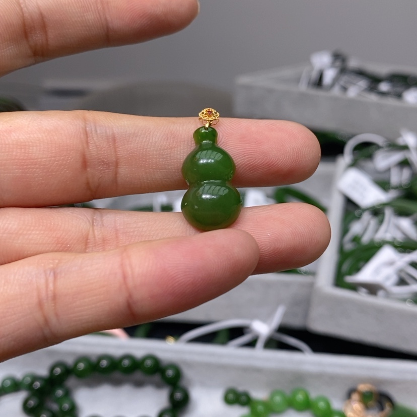 【闪购商品】和田玉（糖玉）颈饰18K金镶嵌