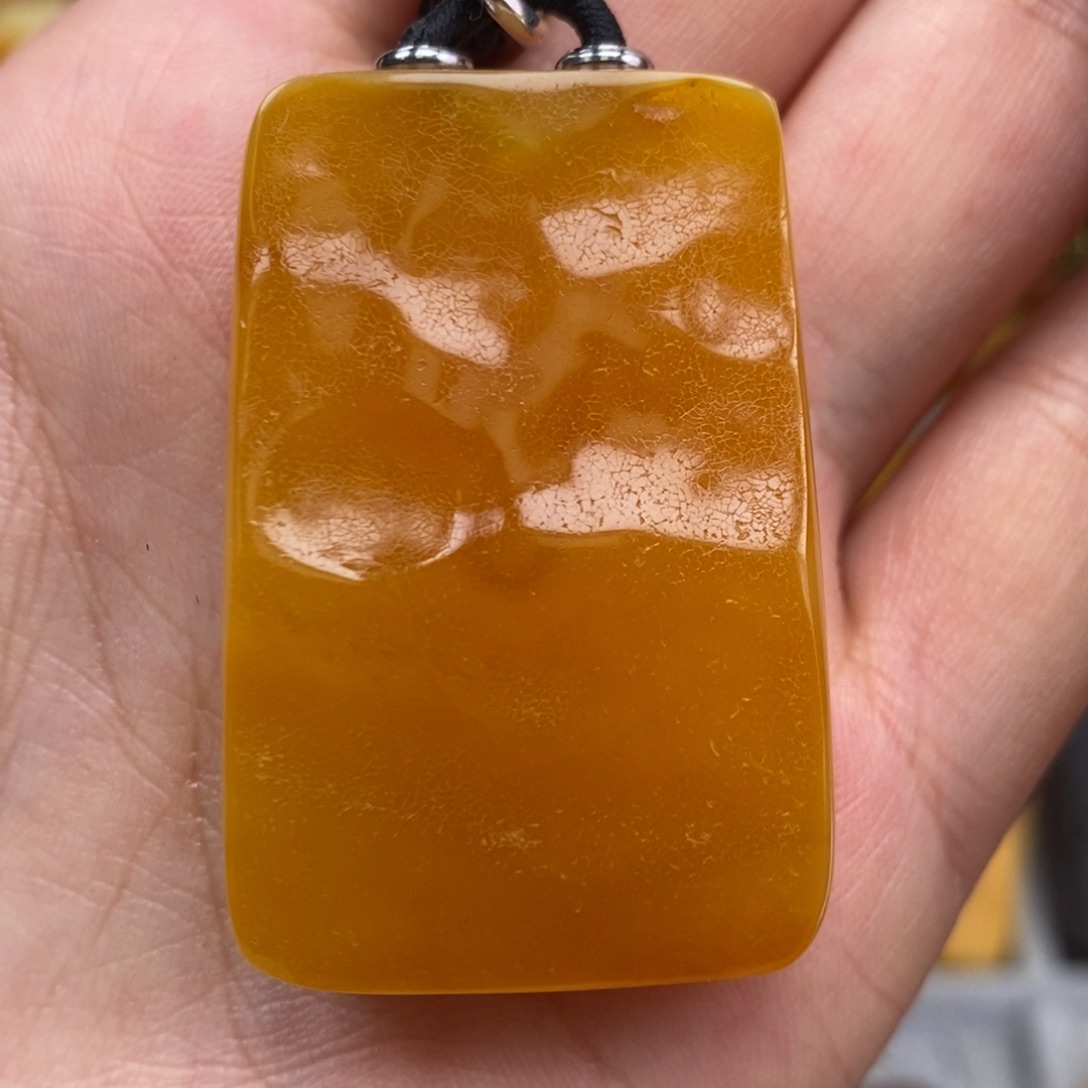琥珀吊坠(赠链)未镶嵌