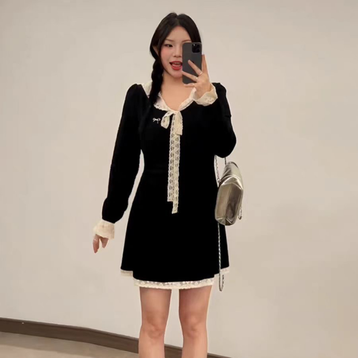 大码胖MM早秋撞色拼蕾丝收腰显瘦小黑裙微胖女生连帽蕾丝连衣裙