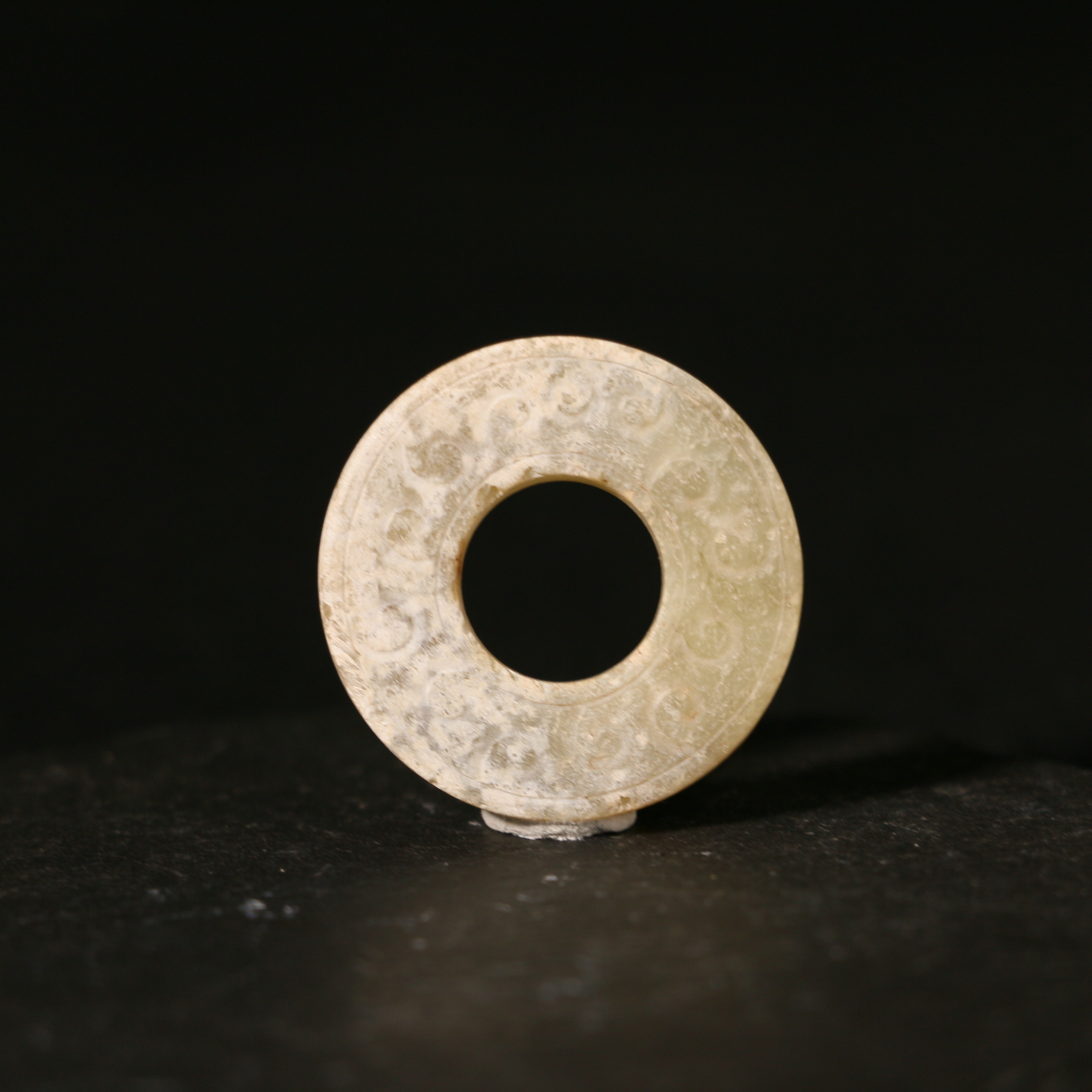 明代 7J27  明  和田玉带沁玉环