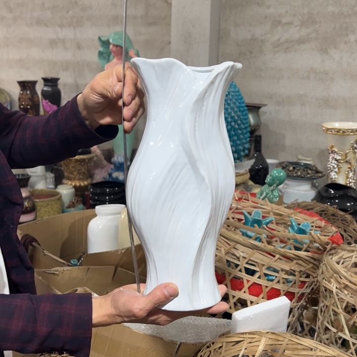 瓶高度35厘米口径13厘米微瑕捡漏针眼