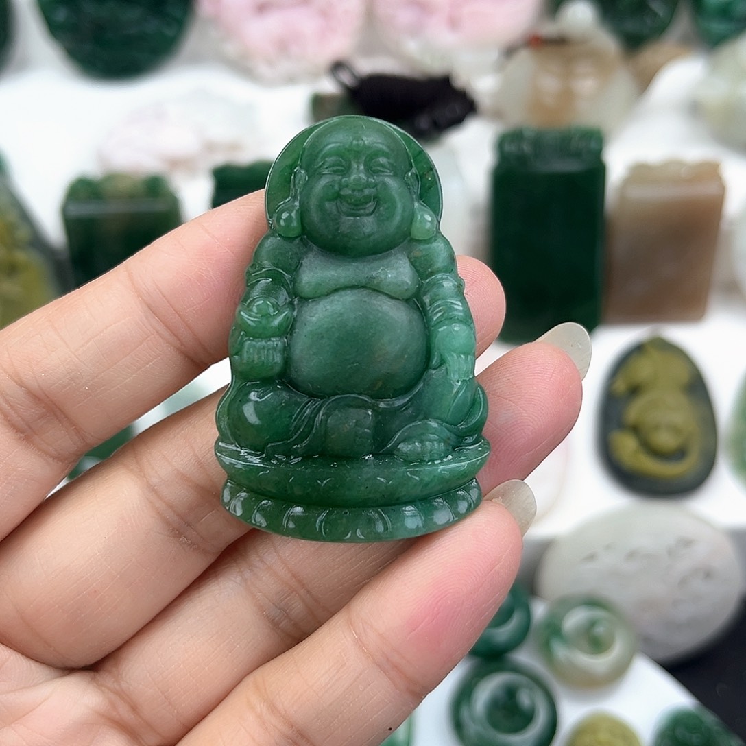 独山玉未镶嵌颈饰
