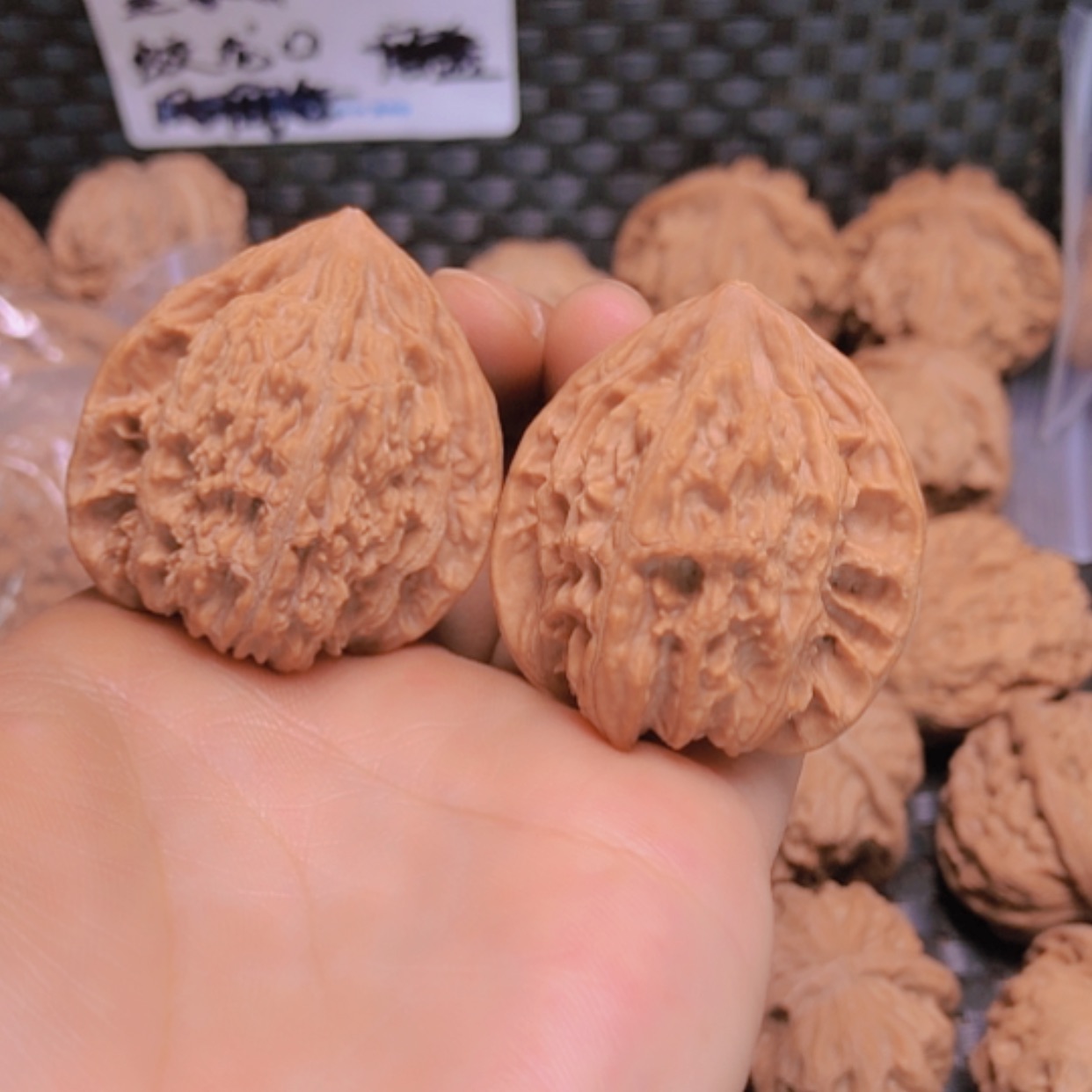 【闪购商品】核桃摆件36流星雨修尖