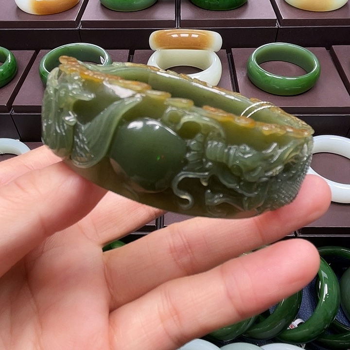 和田玉未镶嵌手镯