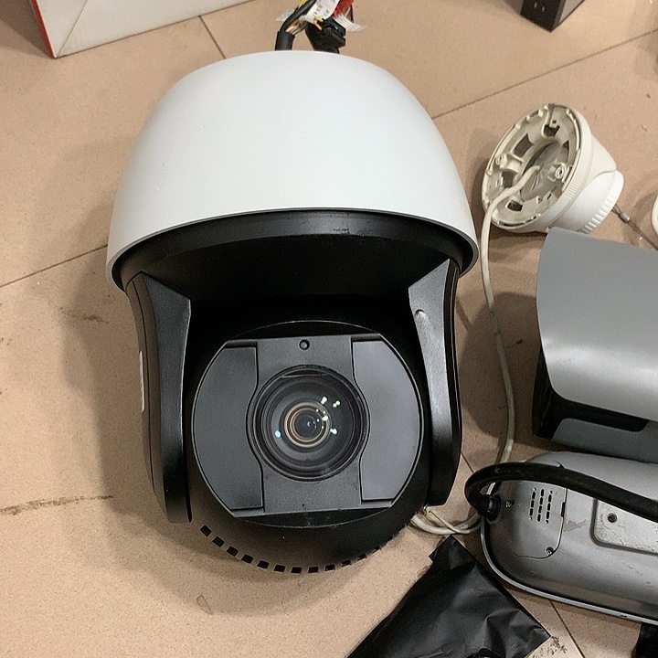 99新海康威视8231球机带64卡不退换