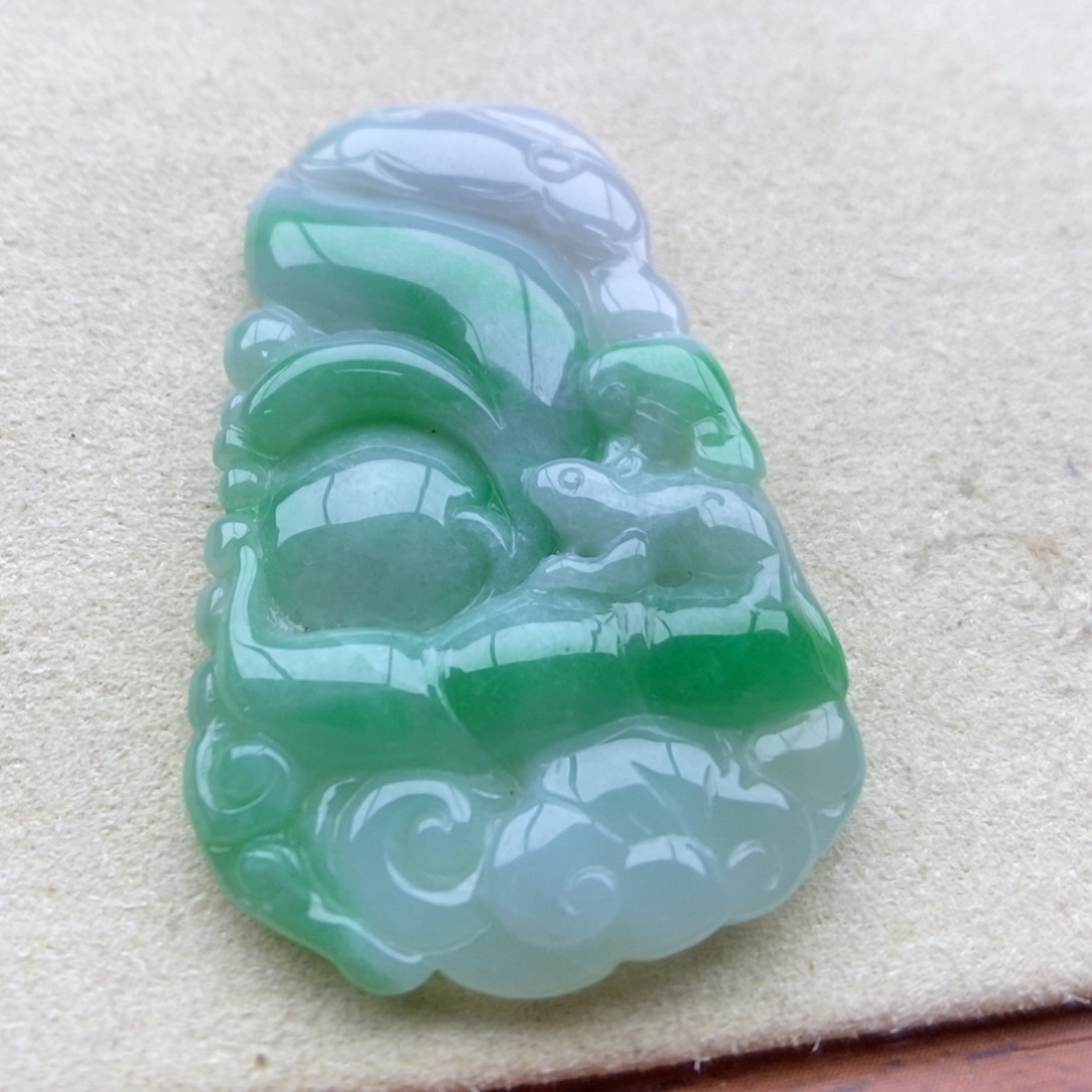 翡翠未镶嵌颈饰吊坠32