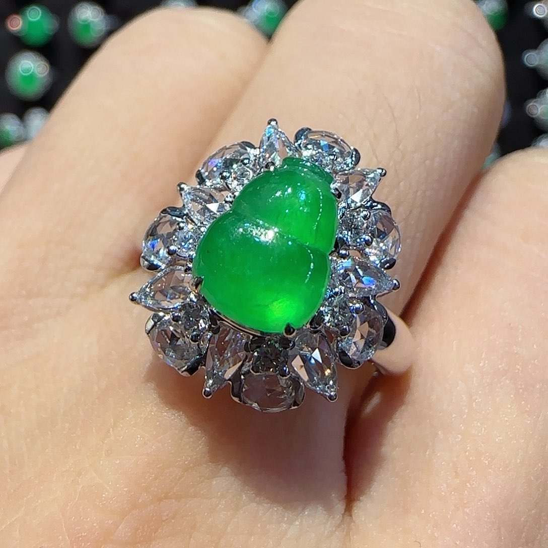 翡翠戒指18K金镶嵌葫芦