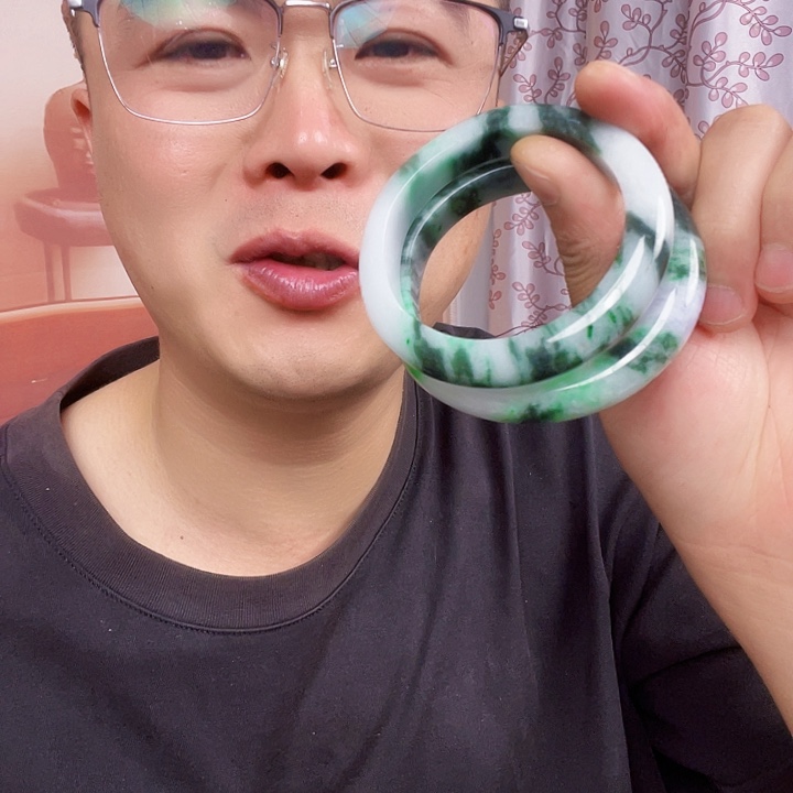 翡翠手镯未镶嵌天然翡翠手镯