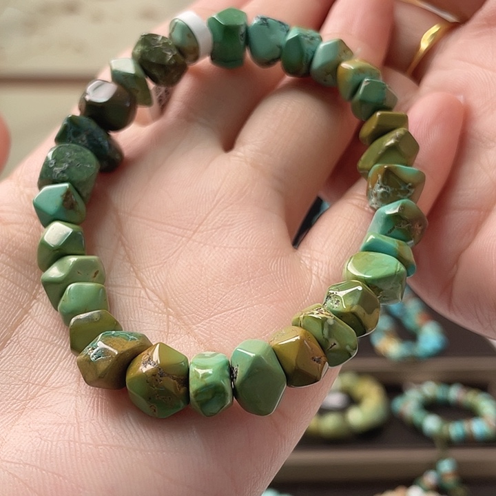 未镶嵌绿松石珠宝奇石