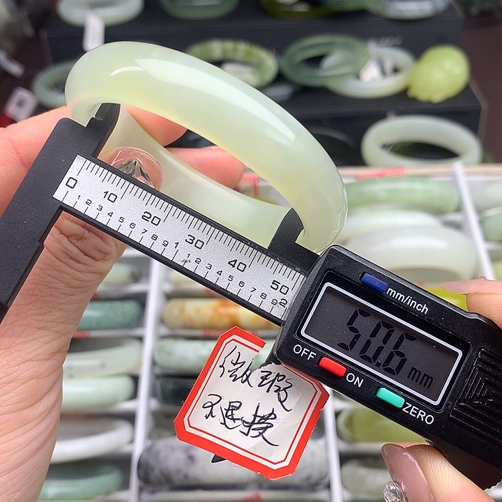 蛇纹石玉手镯未镶嵌729