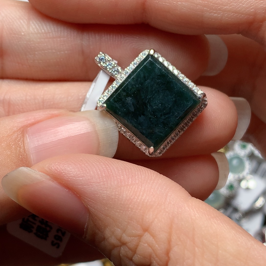 翡翠戒指银S925镶嵌天然翡翠吊坠