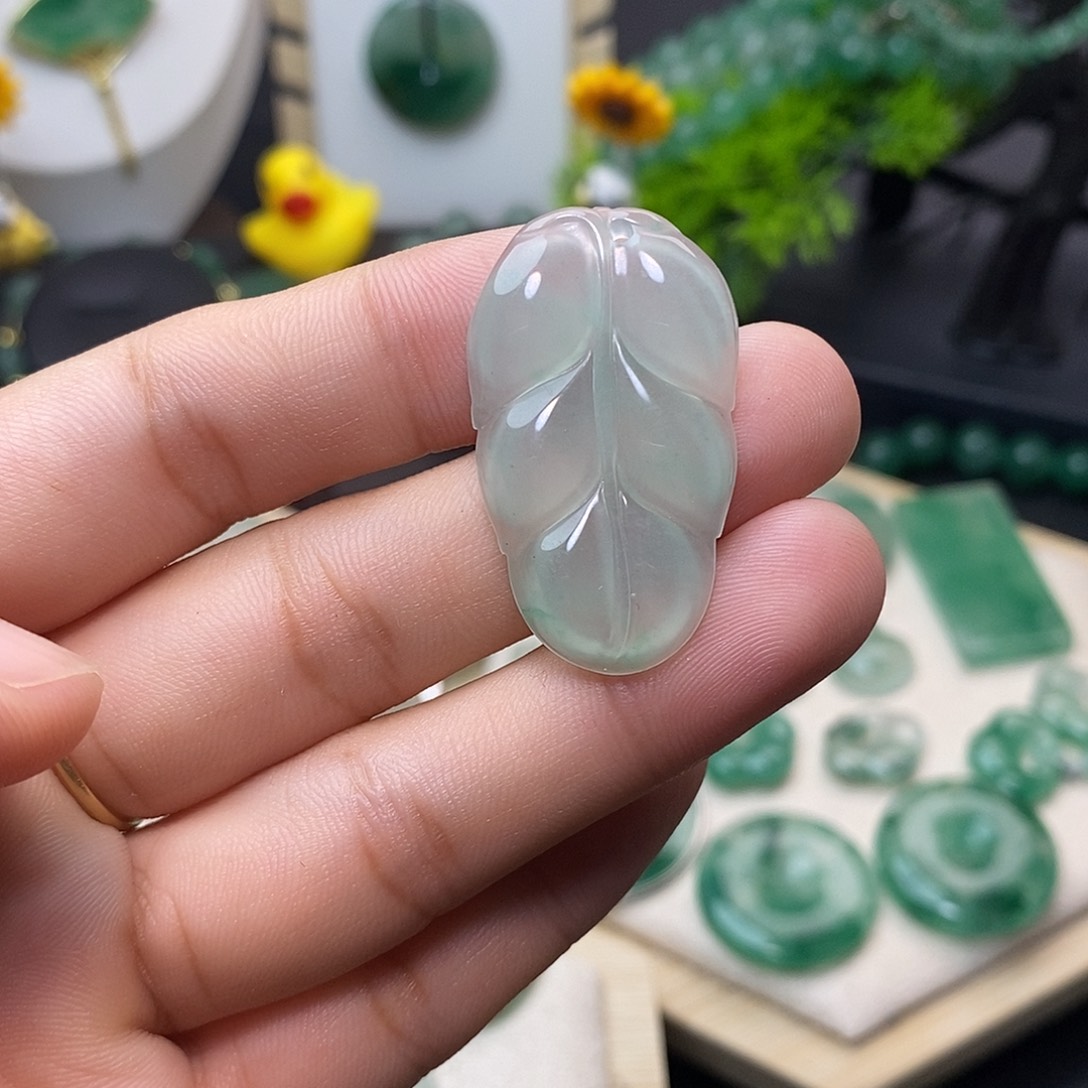 颈饰未镶嵌石英质玉
