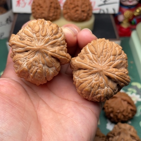 【闪购商品】文玩核桃吊坠44门墩