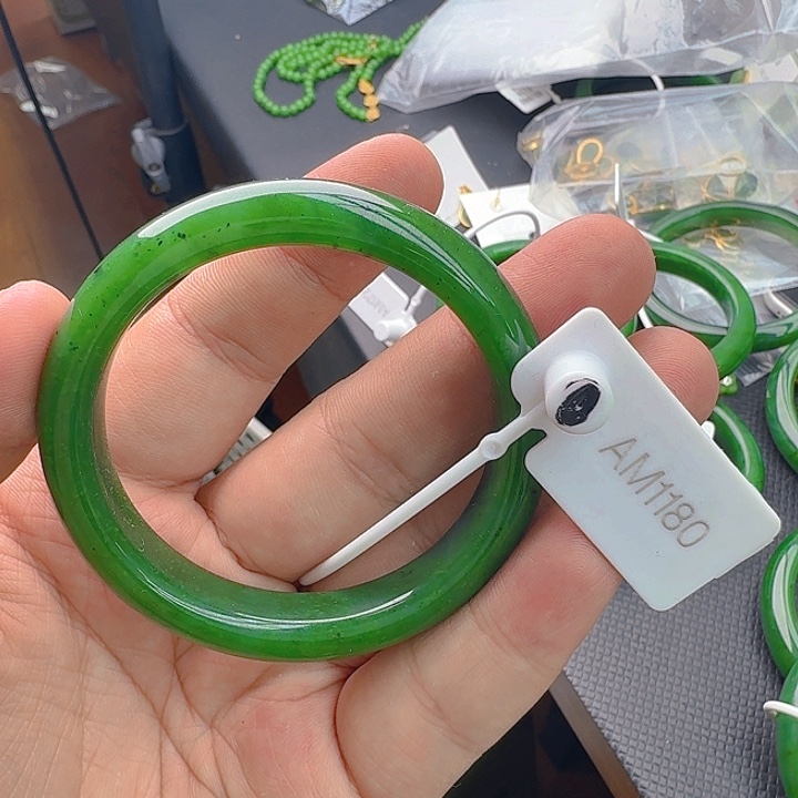 和田玉（碧玉）手镯未镶嵌52