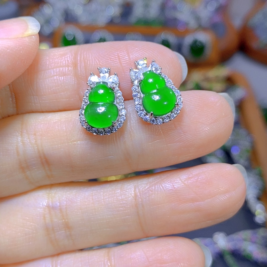 翡翠颈饰银S925镶嵌天然翡翠