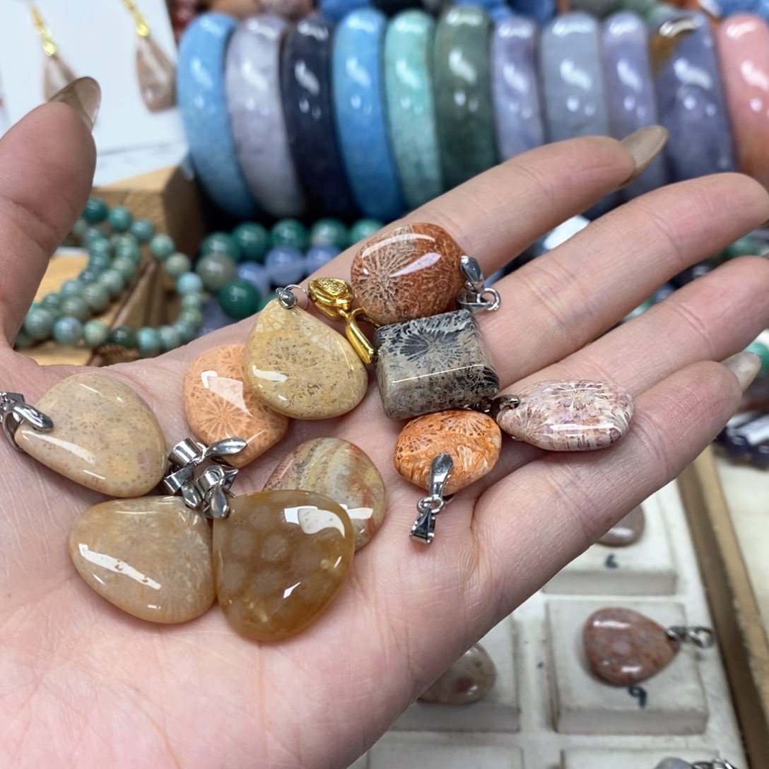 硅化珊瑚（珊瑚玉）手链未镶嵌我***肉088