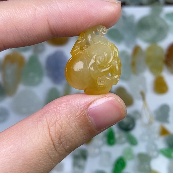 定制翡翠未镶嵌如意