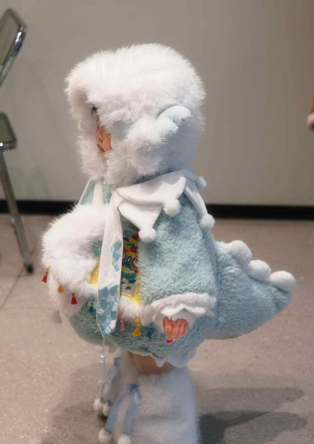 儿童毛绒可爱小恐龙套装2025冬装儿童外套厚绒时尚设计感套装