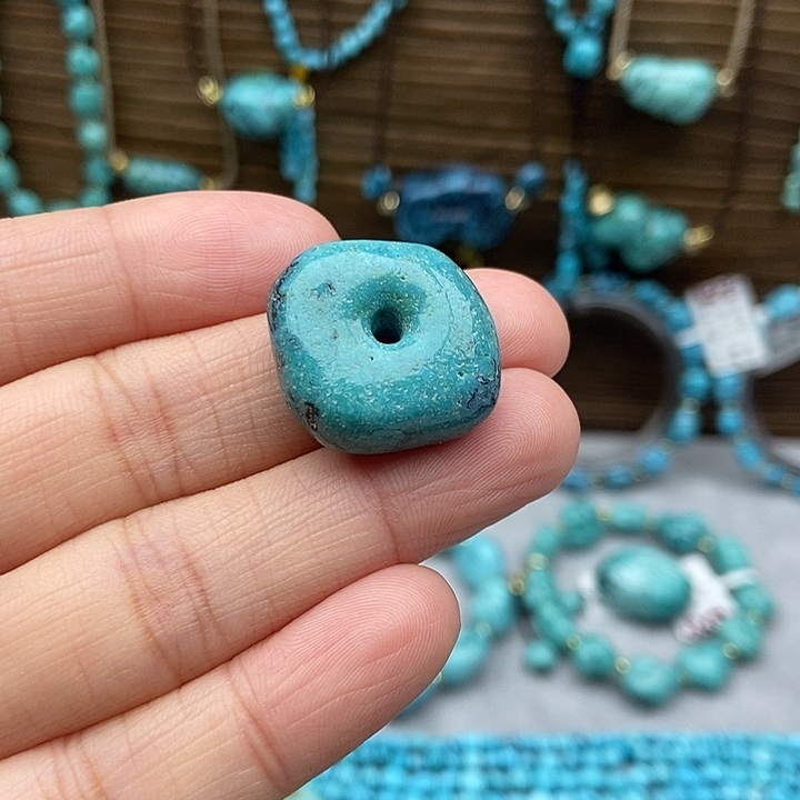 绿松石未镶嵌玉化扣子