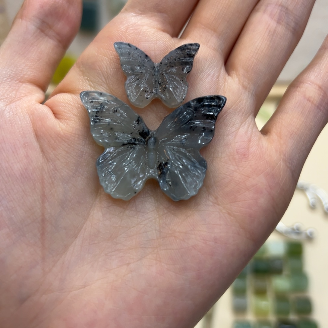 蛇纹石玉未镶嵌颈饰岫玉子母蝴蝶卡40吊坠