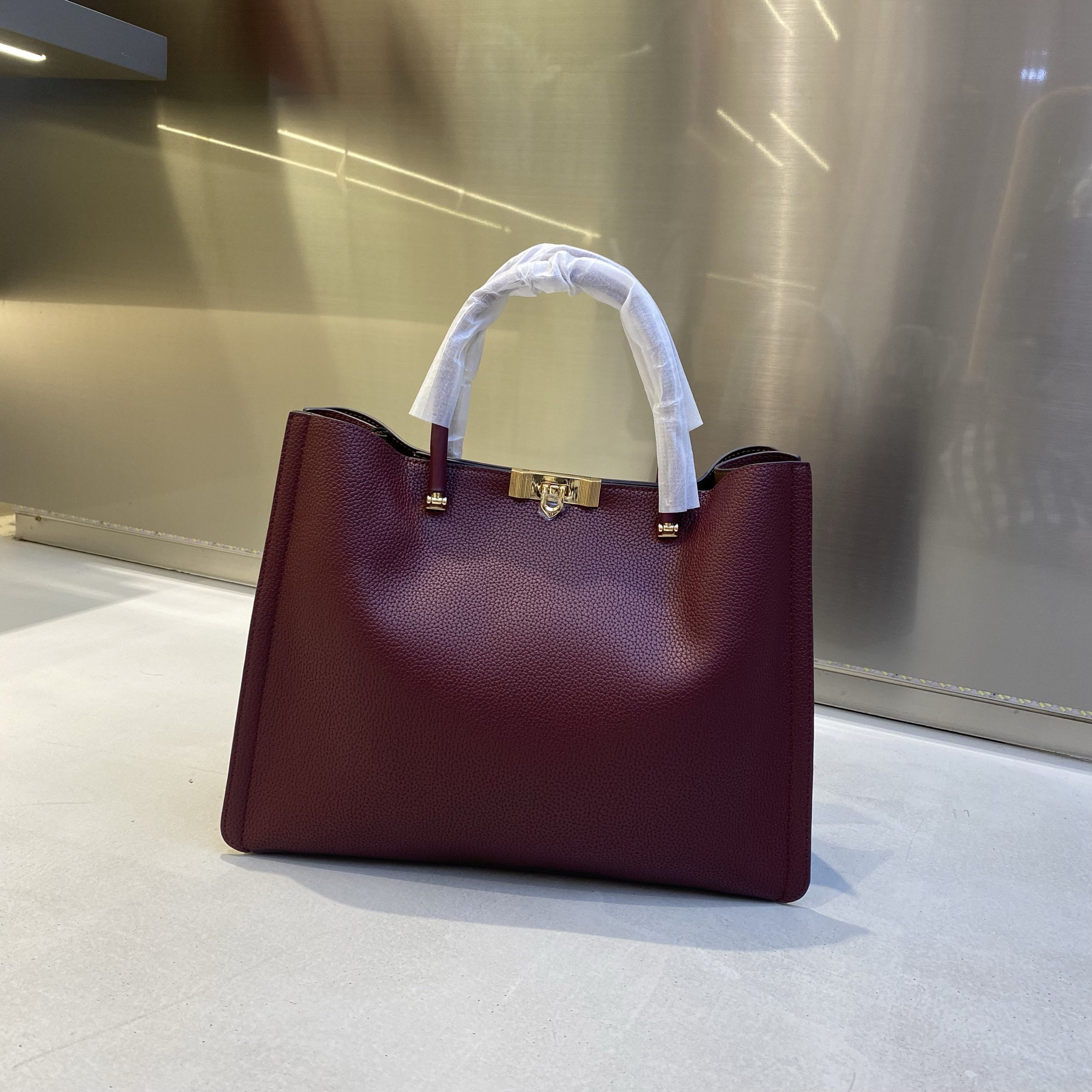 新款百搭简约高级感托特包女士单肩手提通勤包气质经典（10825）