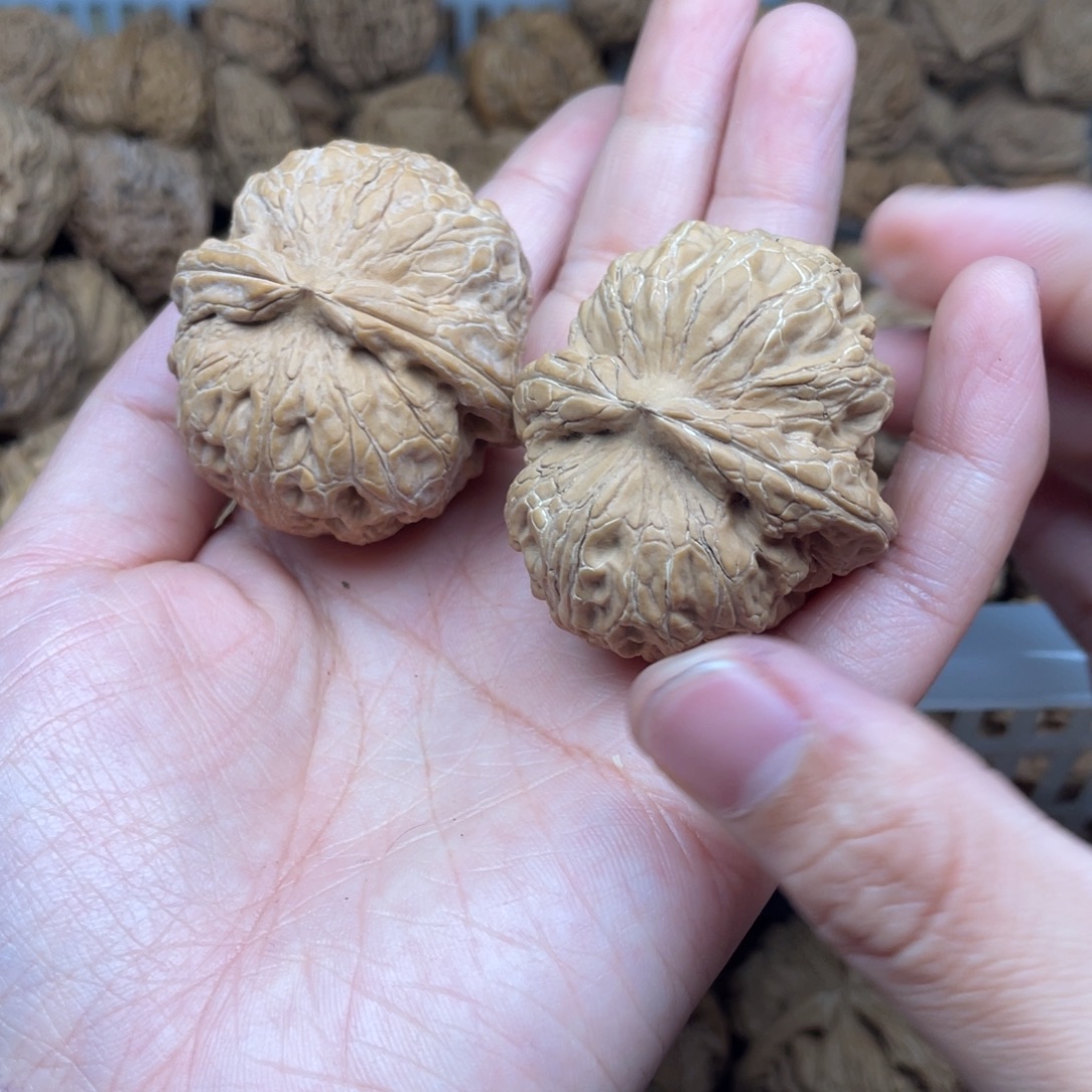 默***默吊坠文玩核桃元宝