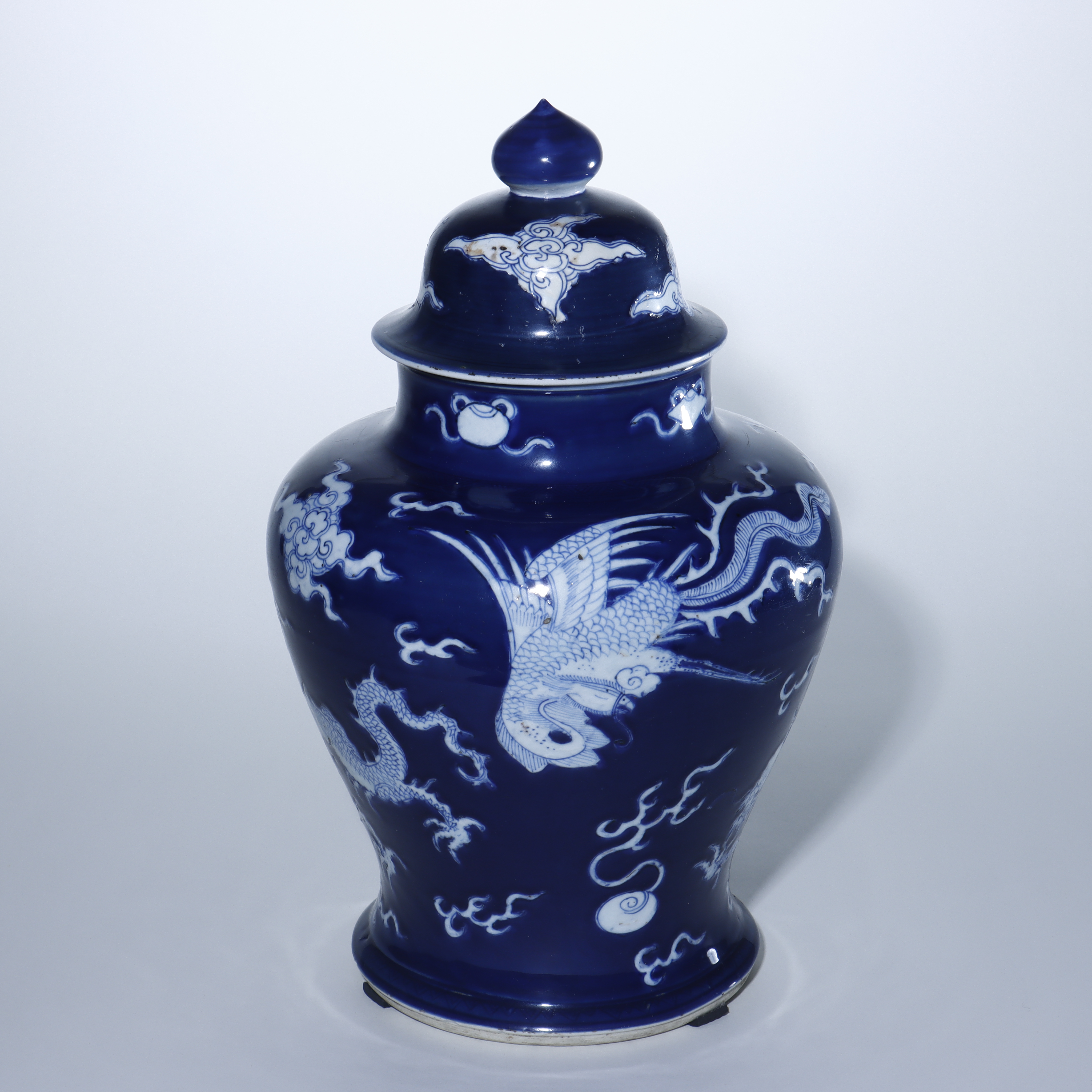 Lot.6169 126 清康熙-蓝釉堆白龙纹将军罐H：41cm