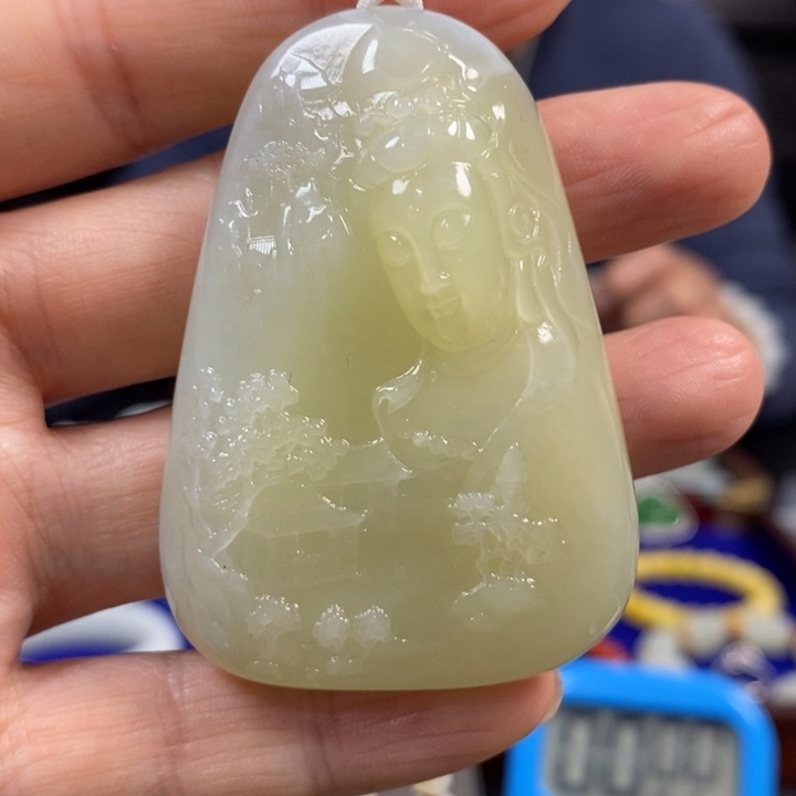 苏***缘和田玉未镶嵌颈饰