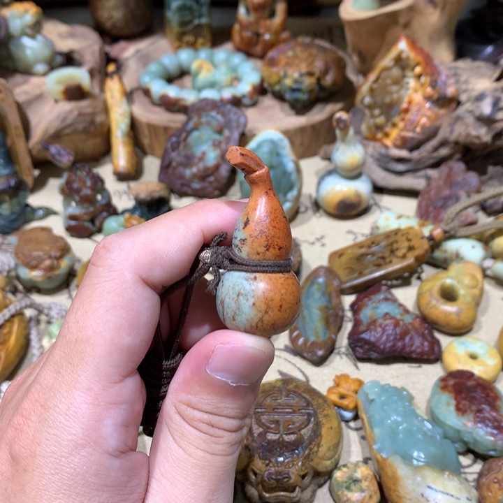 岫岩河磨玉（透闪石质玉）挂件未镶嵌