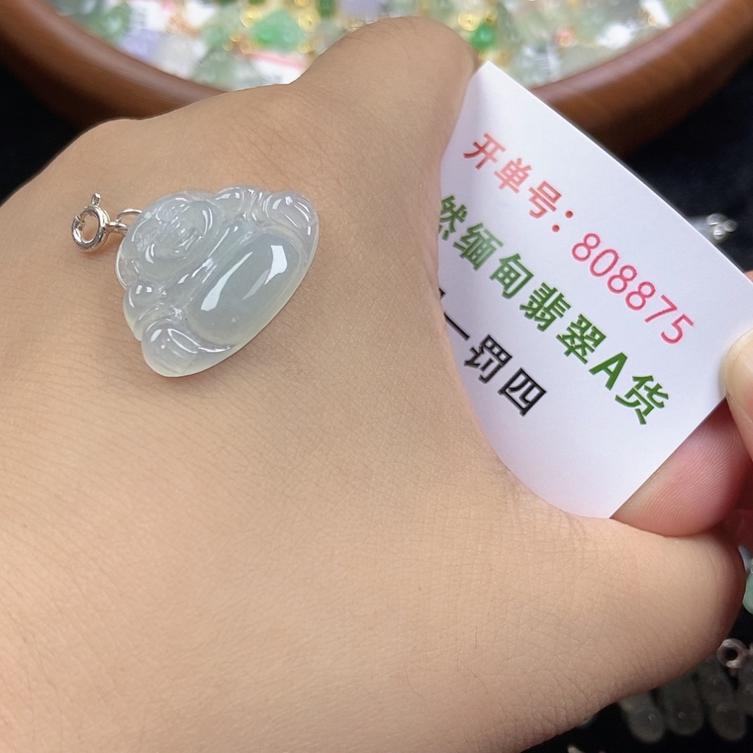 翡翠挂件未镶嵌翡翠