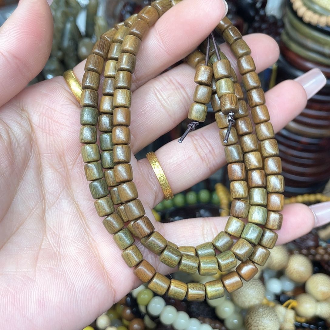 维腊木（绿檀）无事牌