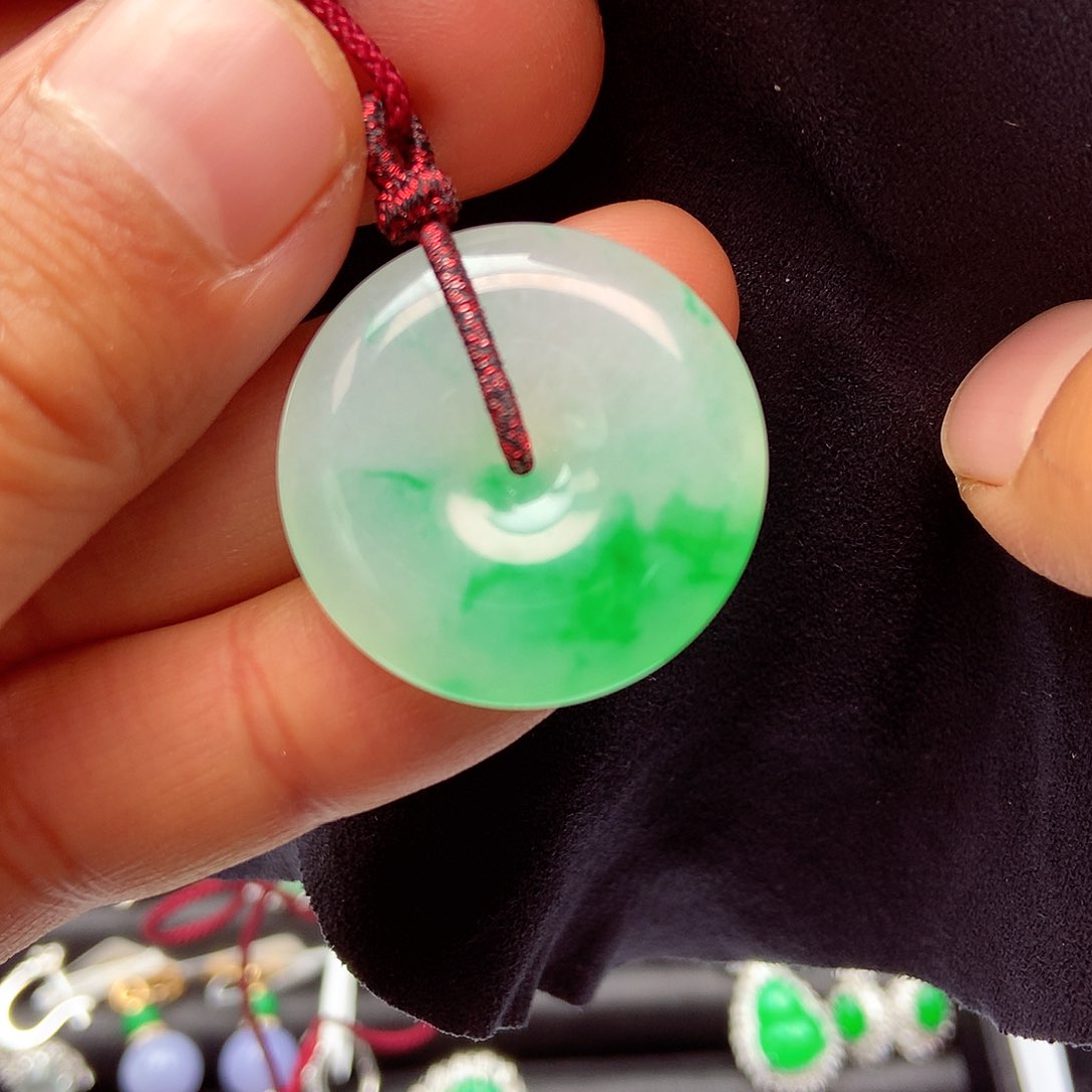 翡翠颈饰未镶嵌S***n上新