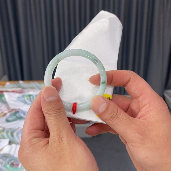 翡翠手镯未镶嵌纯天然缅甸翡翠手镯A货