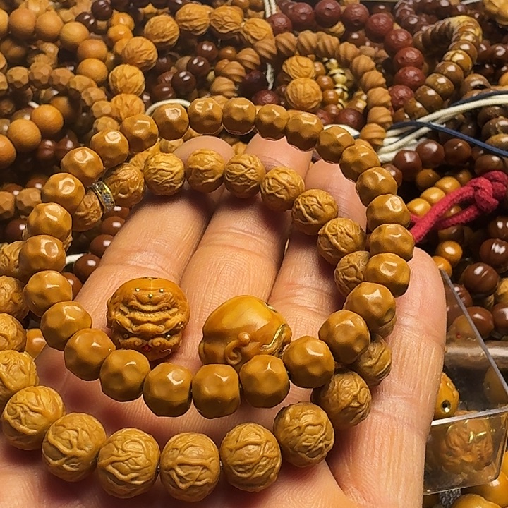 l***猴头核桃手串手串两条