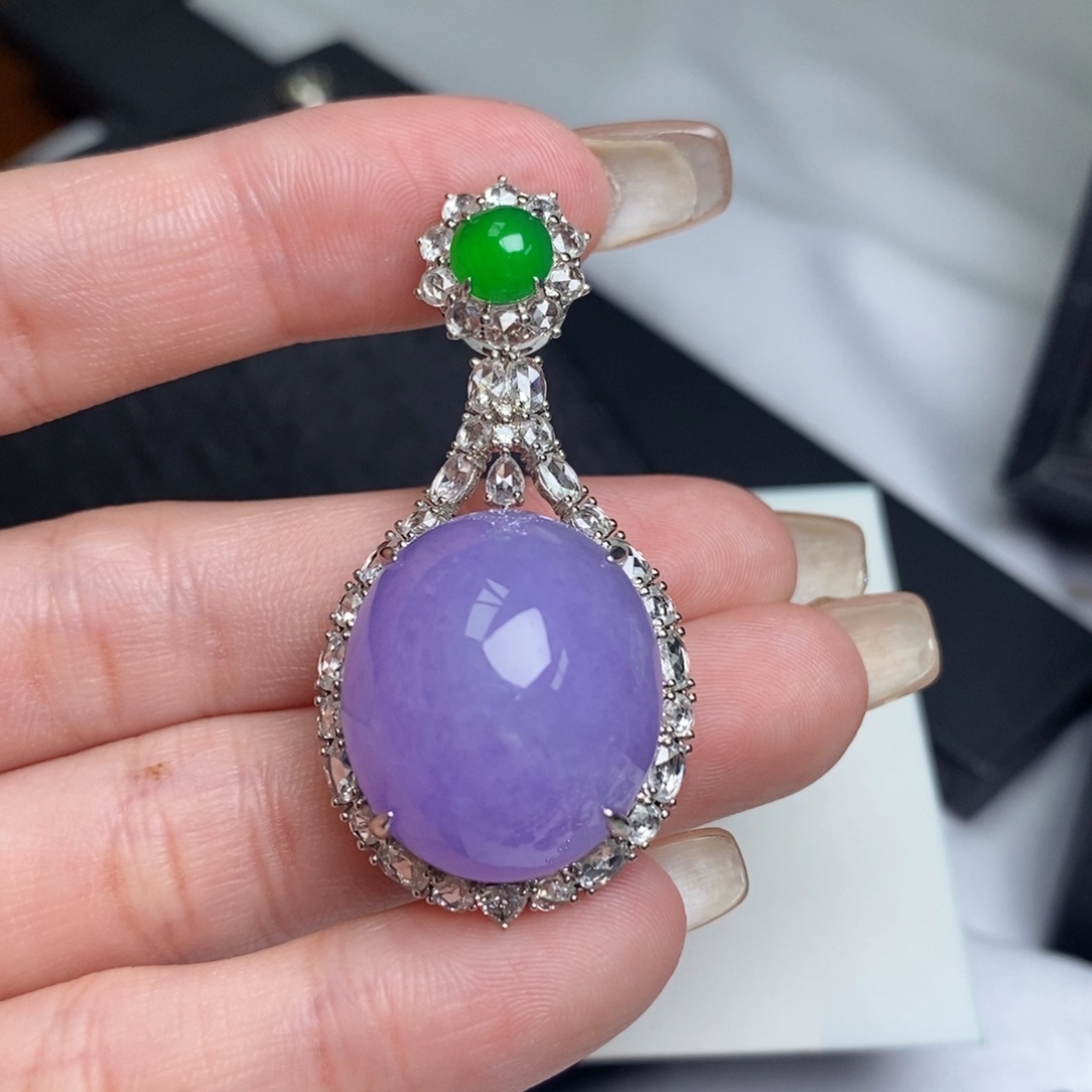 翡翠颈饰18K金镶嵌紫蛋面