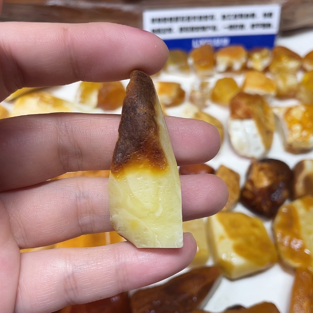 定制琥珀未镶嵌原矿琥珀