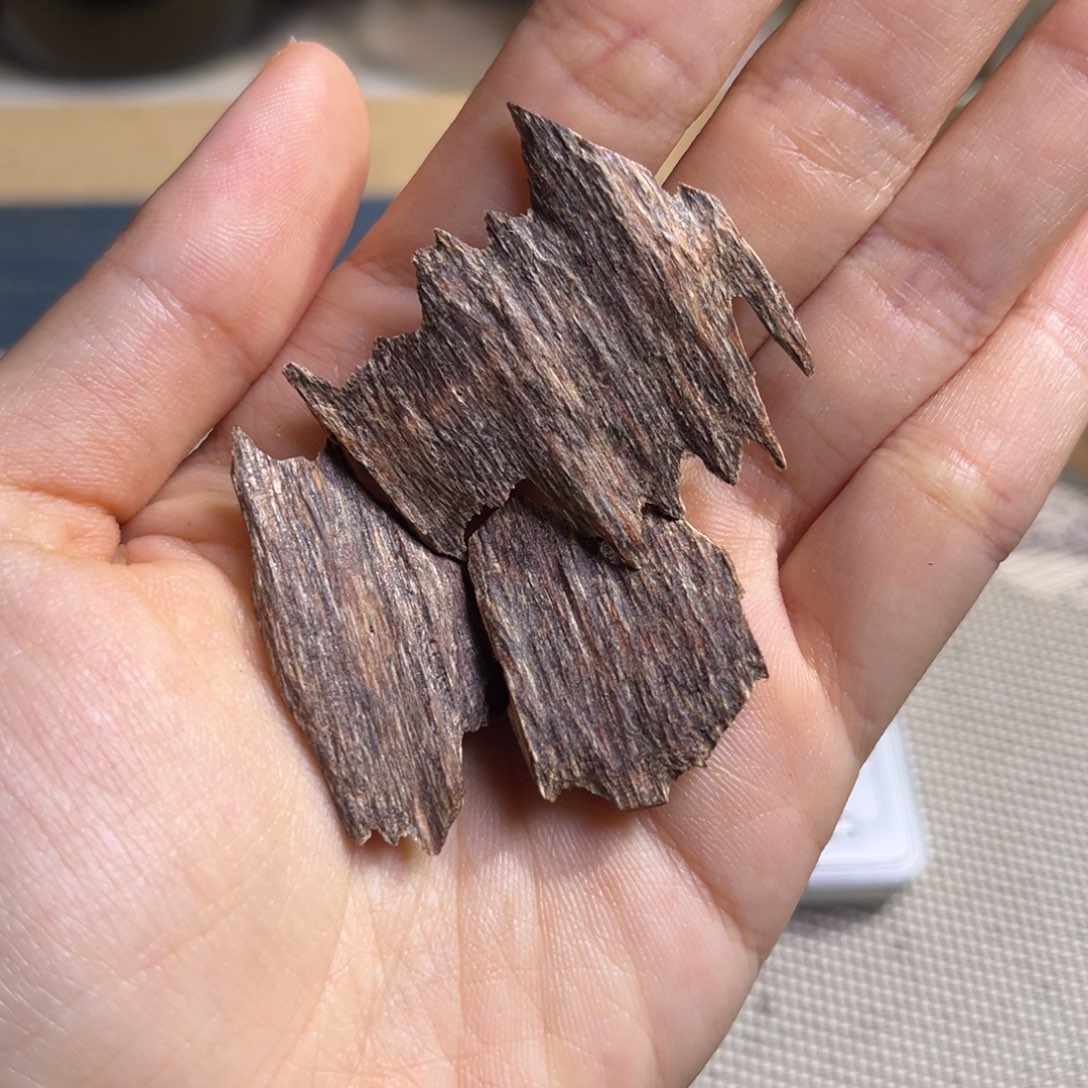 香料海南红油树心香2.4克