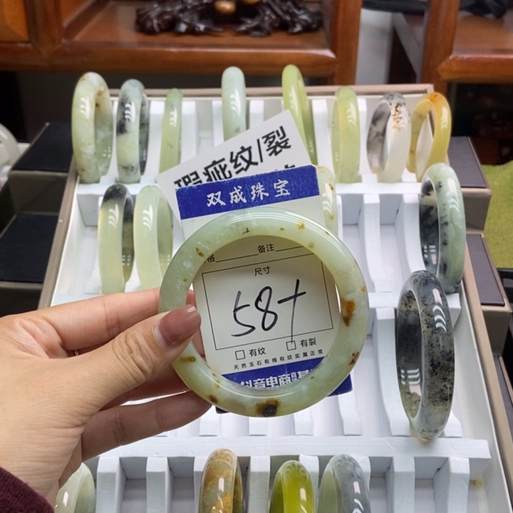 蛇纹石玉手镯未镶嵌127
