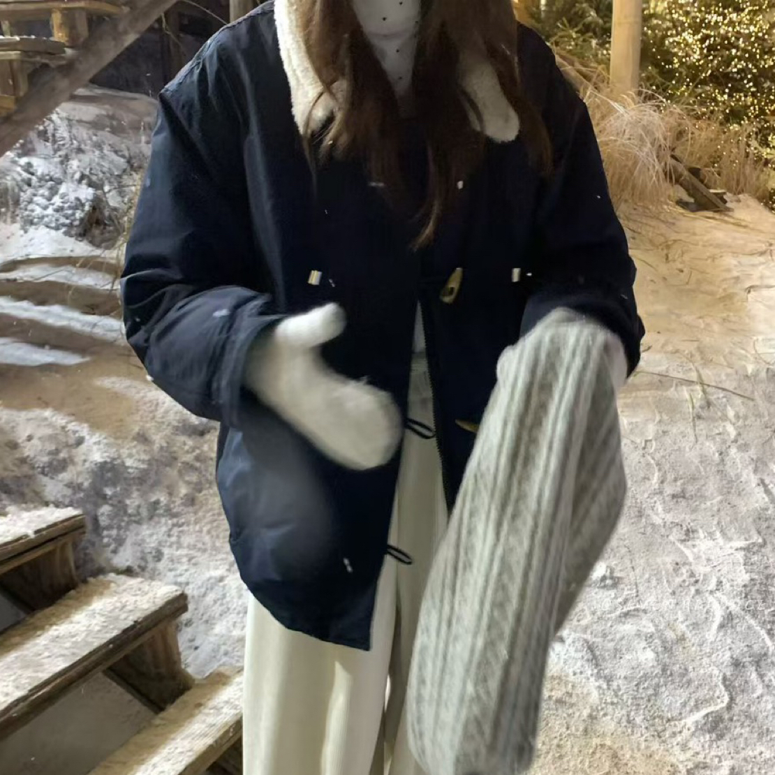 【dd】韩国东大门复古羊羔毛领拼接翻领90绒保暖白鸭绒牛角扣羽绒服