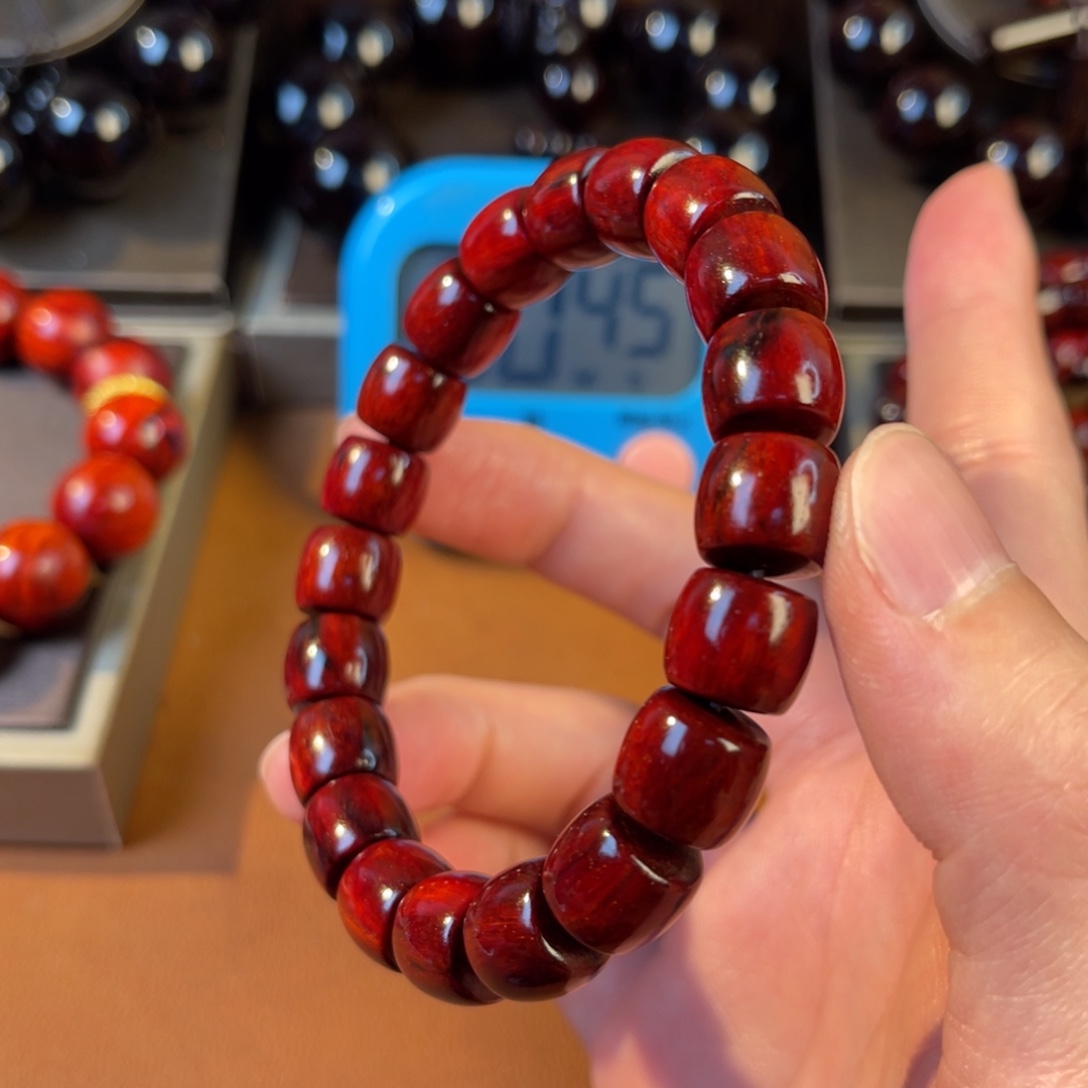 乐***哥木小叶紫檀手工艺