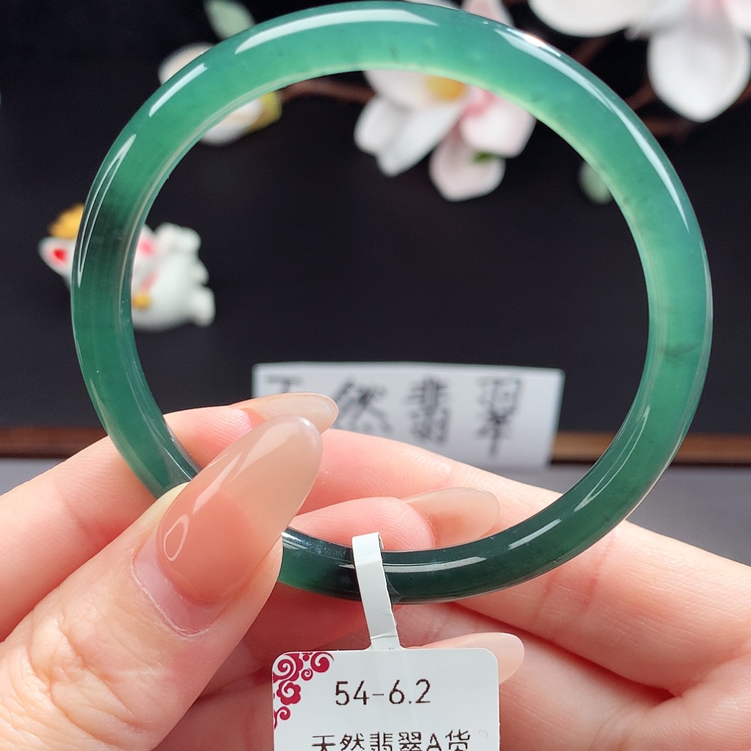 翡翠手镯（圆镯）未镶嵌