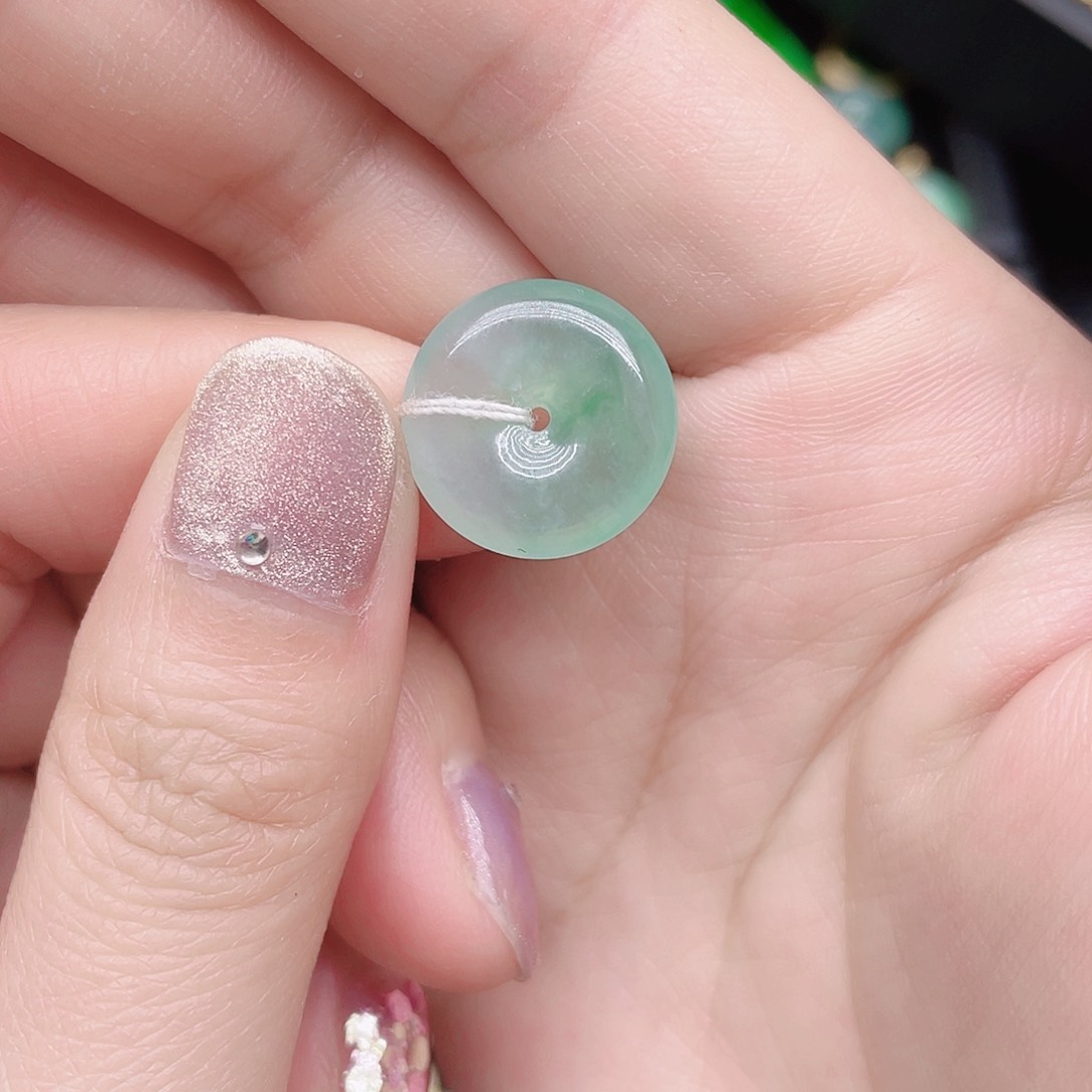 翡翠颈饰未镶嵌天然翡翠