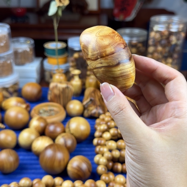 柏木（崖柏）北太行崖柏陈化手把件